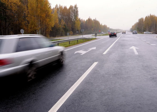 No šodienas Latvijā nedrīkst braukt ātrāk par 90 kilometriem stundā