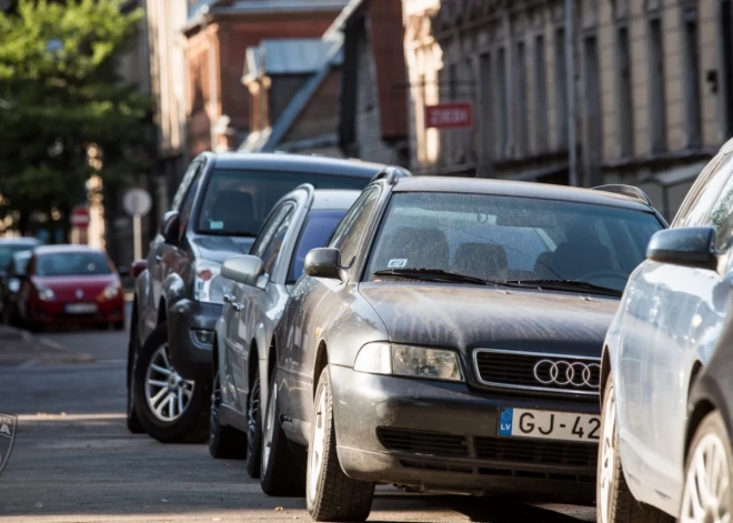 Uzdodoties par pircēju, vīrietis Purvciemā "izmēģinājuma brauciena" laikā pazūd ar visu auto