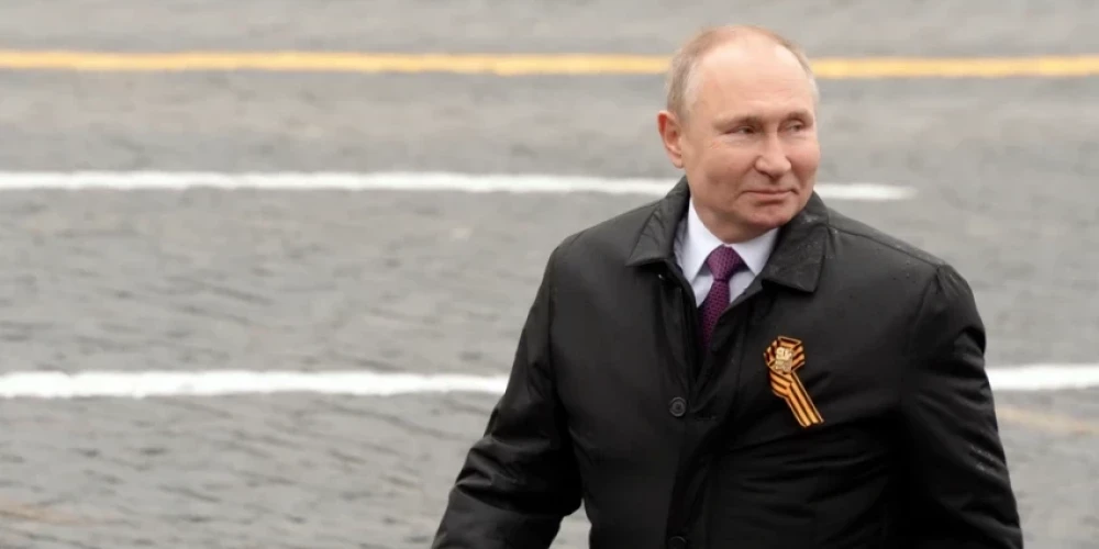 Krievijā pirmo reizi ierunājas par Vladimira Putina demisiju
