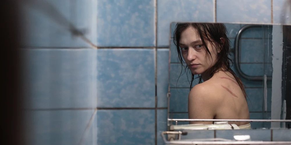 Женщина с глазами дрона и “летающая тарелка” в центре Киева: лучшие украинские фильмы на Рижском кинофестивале