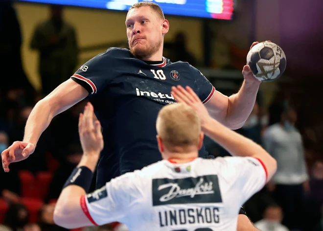 Tā būs viena no grūtākajām pieredzēm — Latvijas izlase bez sava līdera ies laukumā pret olimpiskajiem čempioniem