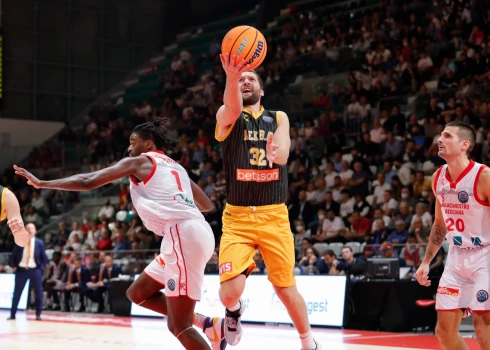 Strēlnieks ar astoņiem punktiem sekmē AEK uzvaru FIBA Čempionu līgas mačā