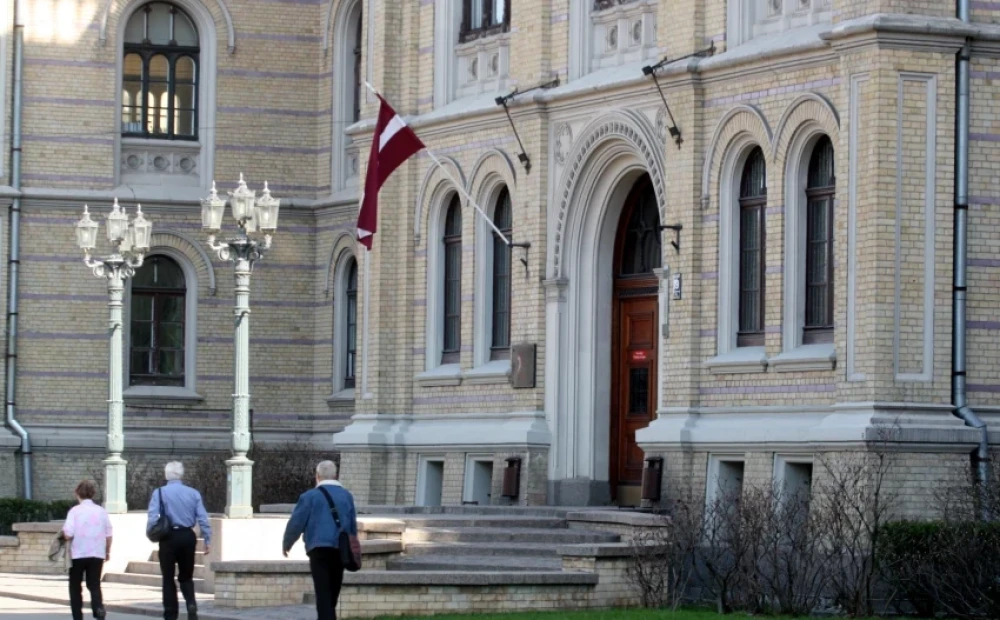 LU abbasserà la temperatura nelle stanze e passerà temporaneamente agli studi a distanza