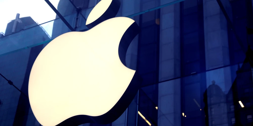 Brazīlijas tiesa "Apple" piemēro 19,5 miljonu eiro naudassodu par "iPhone" pārdošanu bez lādētājiem