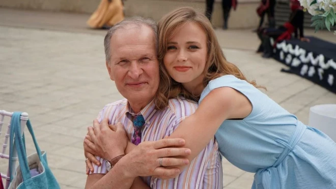 Федор Добронравов помогал Анне во время съемок «Сватов», и она все время благодарила его за это. Однако теперь ничего хорошего Кошмал о нем сказать не может…