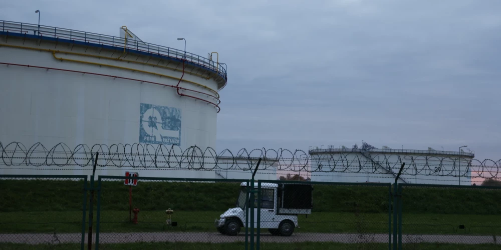 Polijā atjaunots naftas vada "Družba" bojātais posms