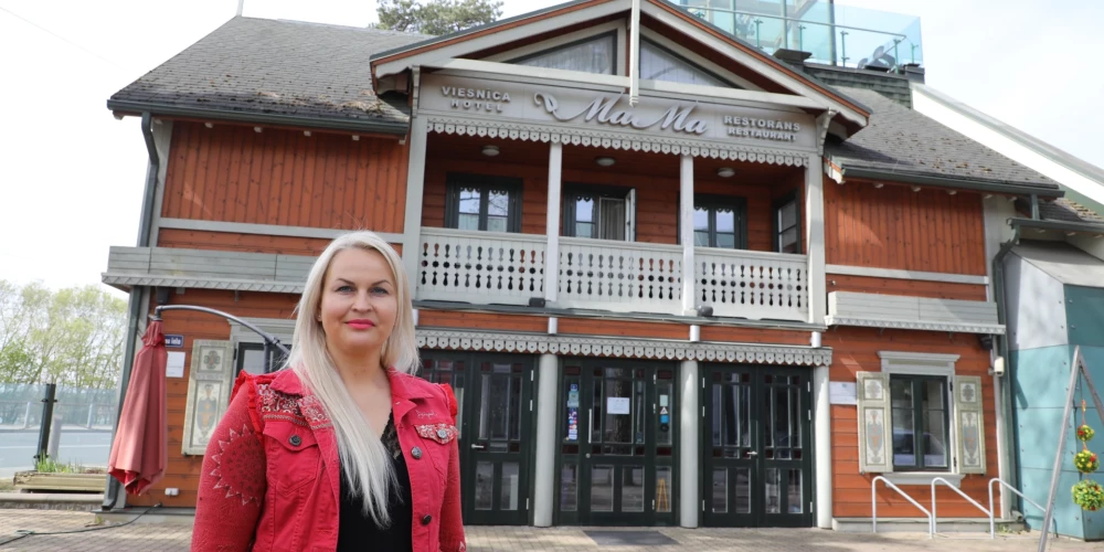 Jūrmalas uzņēmēja Ilze Kikste: “Es esmu vienkārši šokā, vadot viesnīcu jau no 2008. gada, nekad ar šādām problēmām nav bijis jāsaskaras.” Bez apkures un siltā ūdens paliks arī viņas ģimene, tostarp pirmsskolas vecuma bērns un pensionārs.