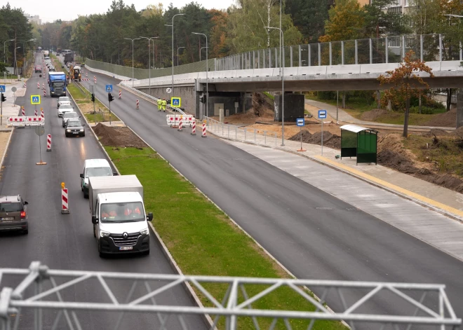 Aprēķināts, par cik Krievijas izraisītā kara dēļ sadārdzinājies Sarkandaugavas pārvada projekts