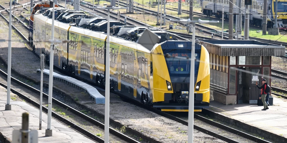 Первый состав нового электропоезда производства Škoda Vagonka