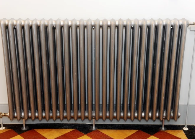 "А у меня в квартире уже в 10 раз больше": рижанка "погрелась" и получила счет за отопление