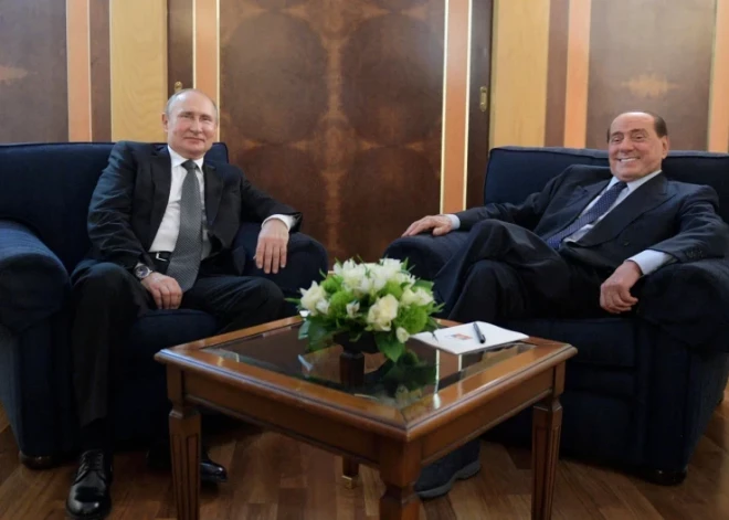 Путин прислал мне 20 бутылок водки и доброе письмо: Берлускони восстановил дружбу с президентом РФ