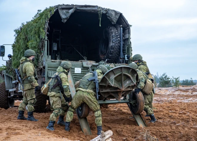 Россия перебросила в Украину комплекс С-300 и военных из Сирии