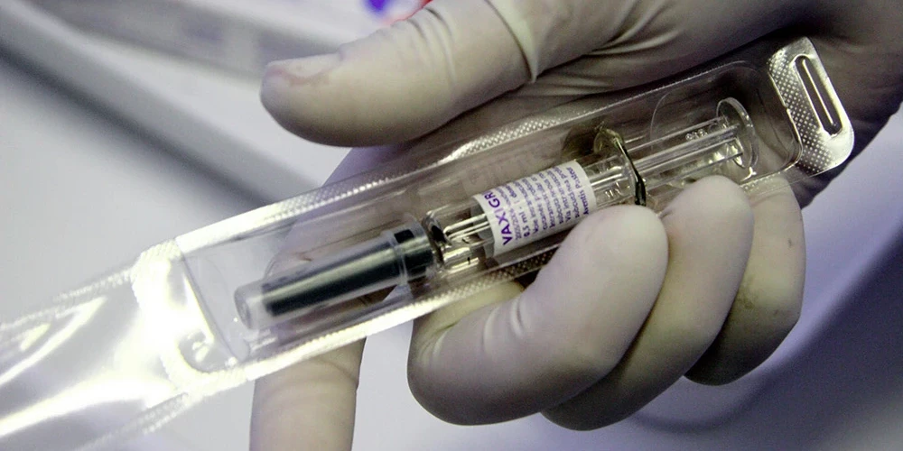 Līdz gada beigām Latvijā pret gripu vakcinēties plāno vien 18% iedzīvotāju, liecina aptauja