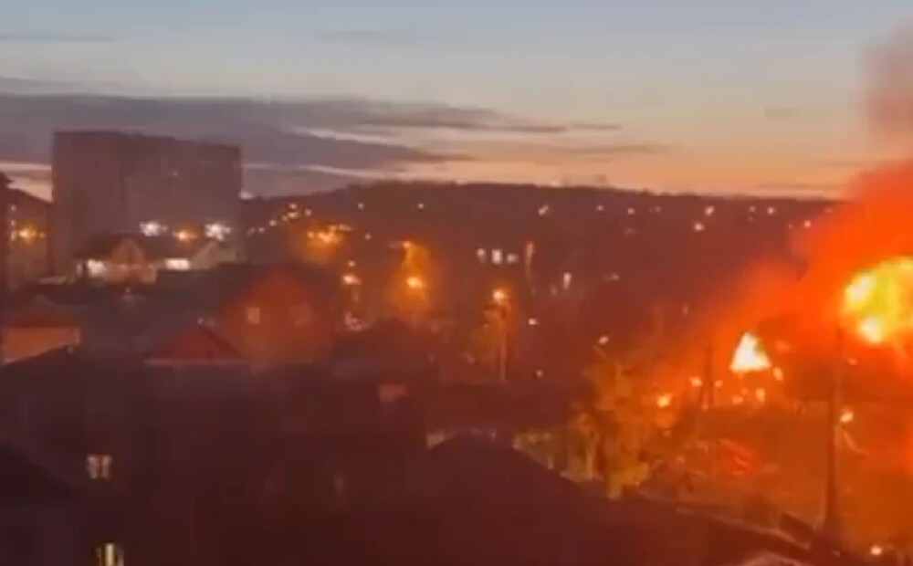 Krievijas pilsētā Irkutskā uz dzīvojamās ēkas nogāzusies kara lidmašīna