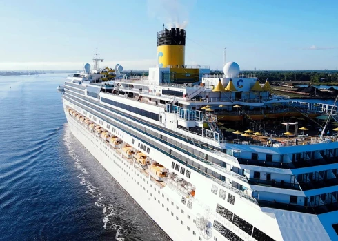 Itāļu kruīzu kompānijas Costa Cruises kuģis COSTA FASCINOSA.