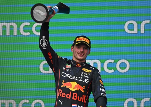 Verstapens uzvar ASV "Grand Prix", izcīnot 13. panākumu sezonā