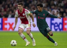 "Liverpool" uzvar "Ajax" un iekļūst izslēgšanas turnīrā