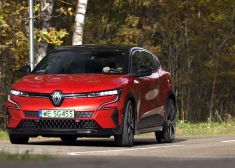 Auto ziņas: braucam ar Renault elektromobili Megane E-Tech.
