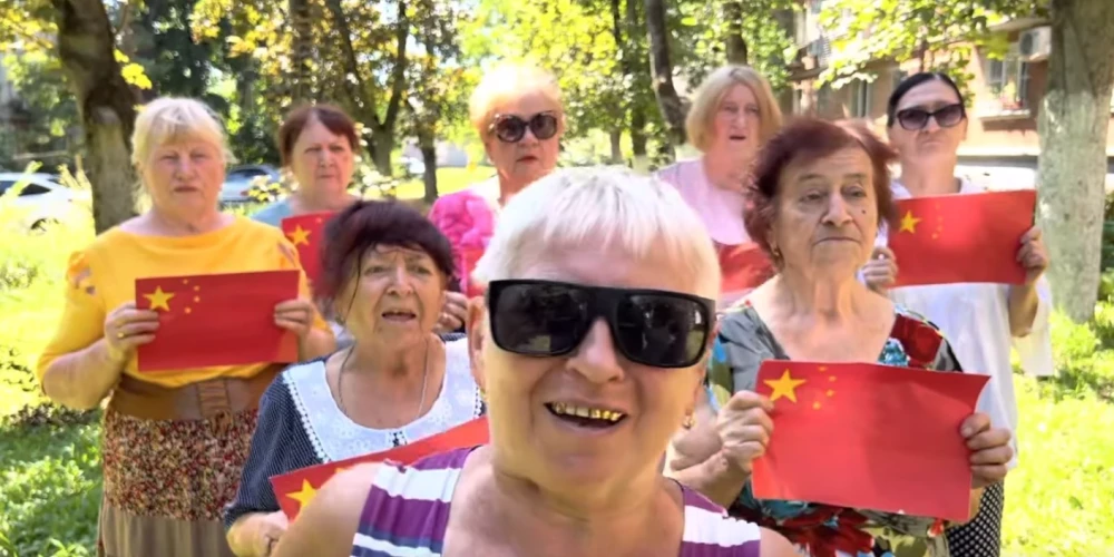 "Mums ir viens uzdevums..." - patiesība par internetā slavenajām "Putina pensionārēm"
