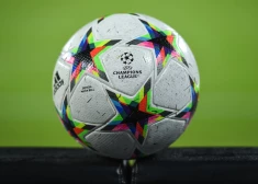 Adidas UEFA Čempionu līgas grupu spēles bumba pirms UEFA Čempionu līgas, 2022. gada 26. oktobris.