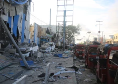 Sprādzienos Mogadīšo bojāgājušo skaits pieaudzis līdz 100