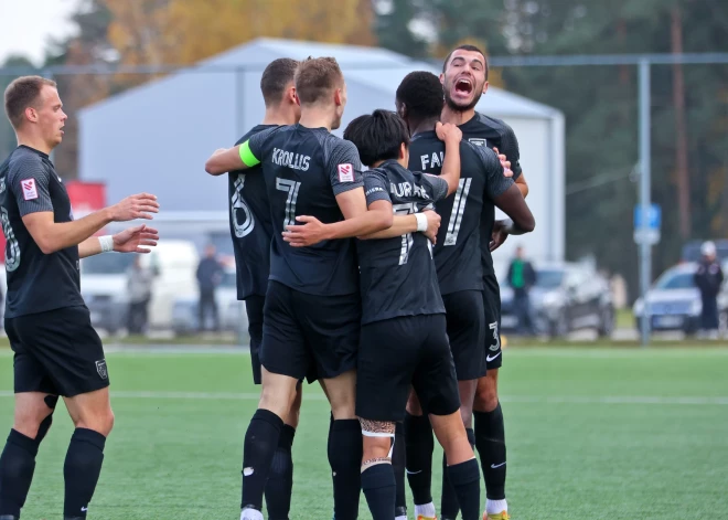 Mazākumā spēlējošā "Valmiera" kompensācijas laikā izlaiž uzvaru pret RFS, saasinot cīņu par čempiontitulu