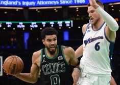 Porziņģis zaudējumā pret "Celtics" tiek pie trešā "double-double" sezonā