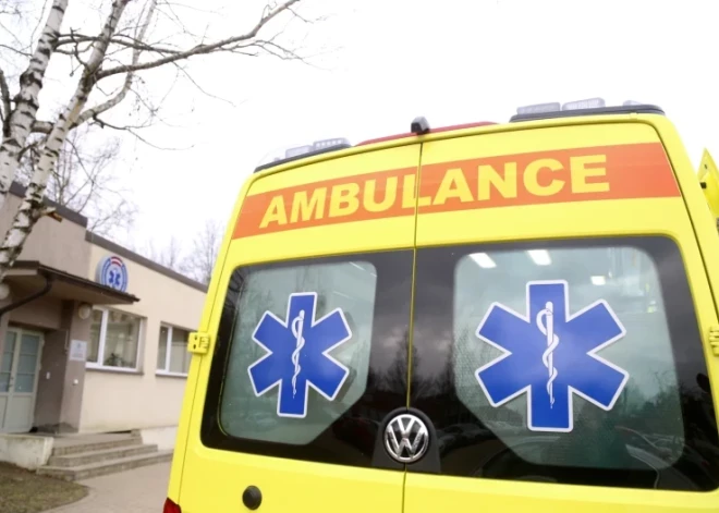 Средства самозащиты и нательные видеокамеры: медиков скорой помощи оградят от нападений на вызовах