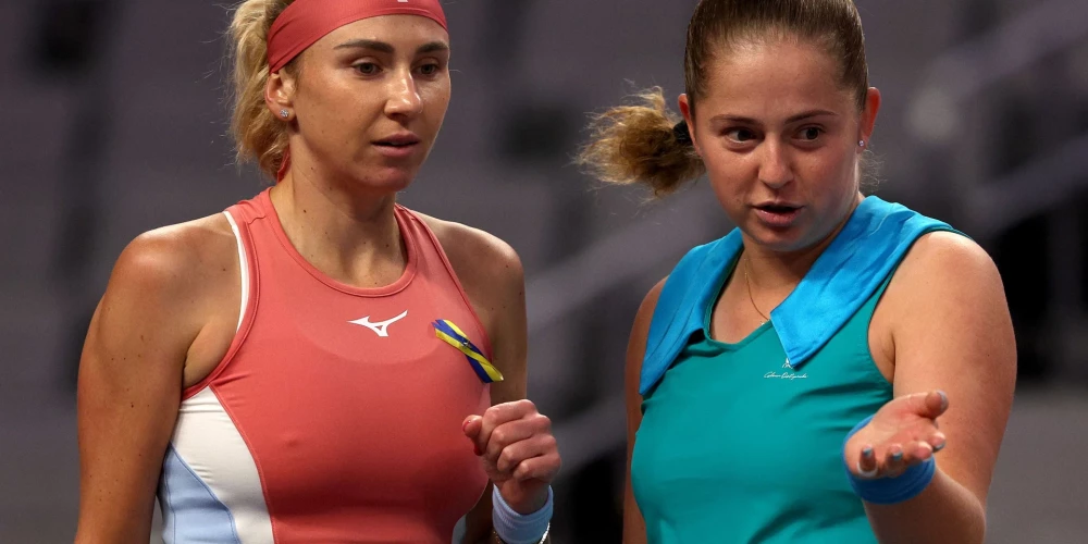 Ostapenko un Kičenoka ar zaudējumu sāk WTA dubultspēļu finālturnīru