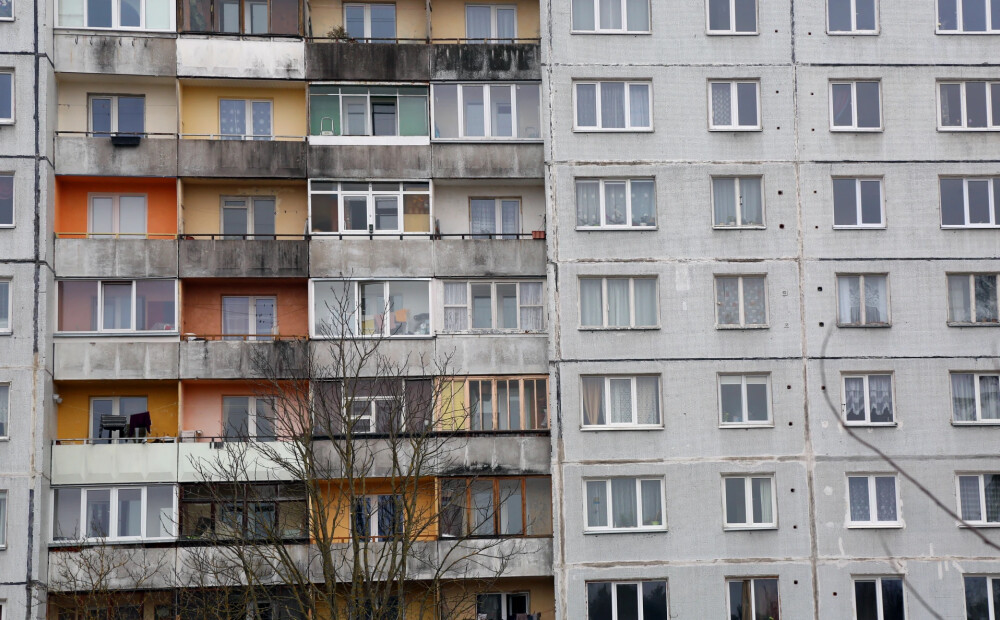 Lielo apkures un elektrības rēķinu dēļ Latvijas iedzīvotāji apsver radikālus lēmumus attiecībā uz dzīvesvietu