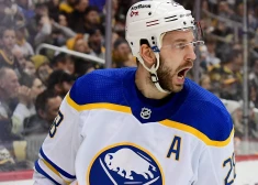 PITTSBURGH, PENNSYLVANIA - DECEMBER 17: Zemgus Girgensons #28 of the Buffalo Sabres celebrates his goal during the second period of a game against the Pittsburgh Penguins at PPG PAINTS Arena on December 17, 2021 in Pittsburgh, Pennsylvania.   Emilee Chinn/Getty Images/AFP== FOR NEWSPAPERS, INTERNET, TELCOS & TELEVISION USE ONLY ==