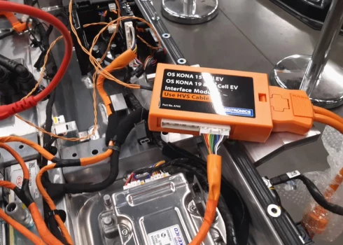 Auto ziņas: vai elektromobiļa bateriju var salabot? Eksperts saka - var!