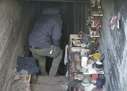   Страшная находка: грибник обнаружил человеческие останки в лесном бункере под Адажи