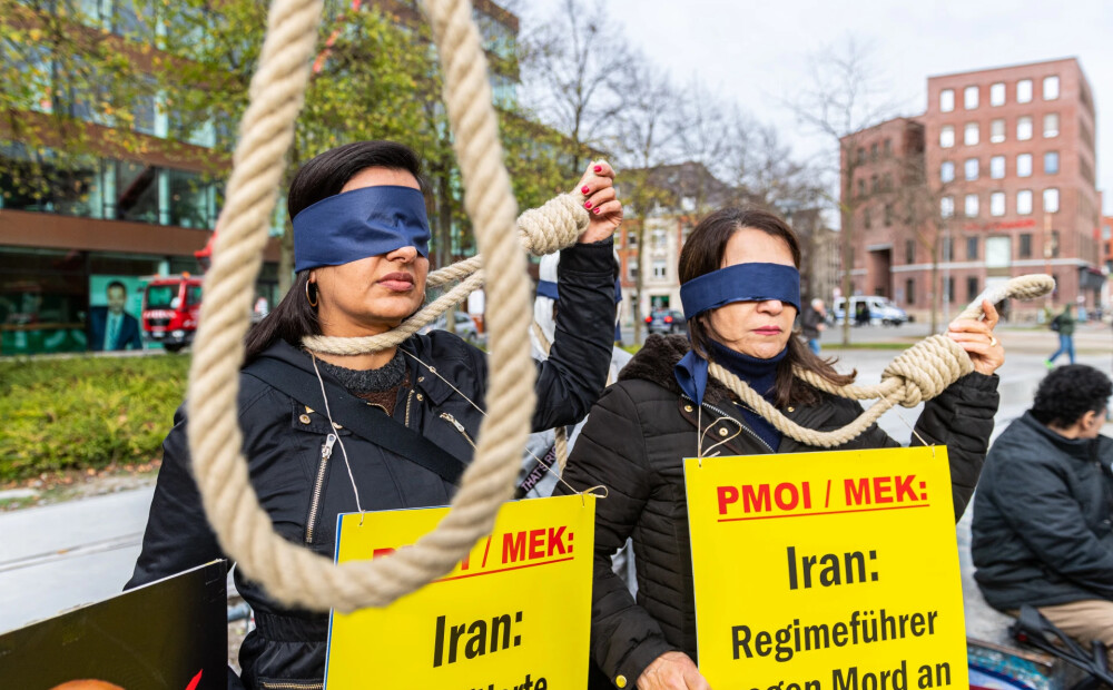 Irānā atkal notikušas asiņainas protestētāju un drošības spēku sadursmes