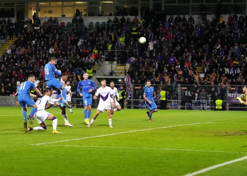 UEFA Konferences līgas spēle futbolā starp "RFS" un Itālijas "Fiorentina" komandām  "Skonto" stadionā.