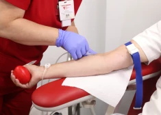 Īpašā kampaņā mēģinās veicināt gados jaunu cilvēku interesi par asins ziedošanu