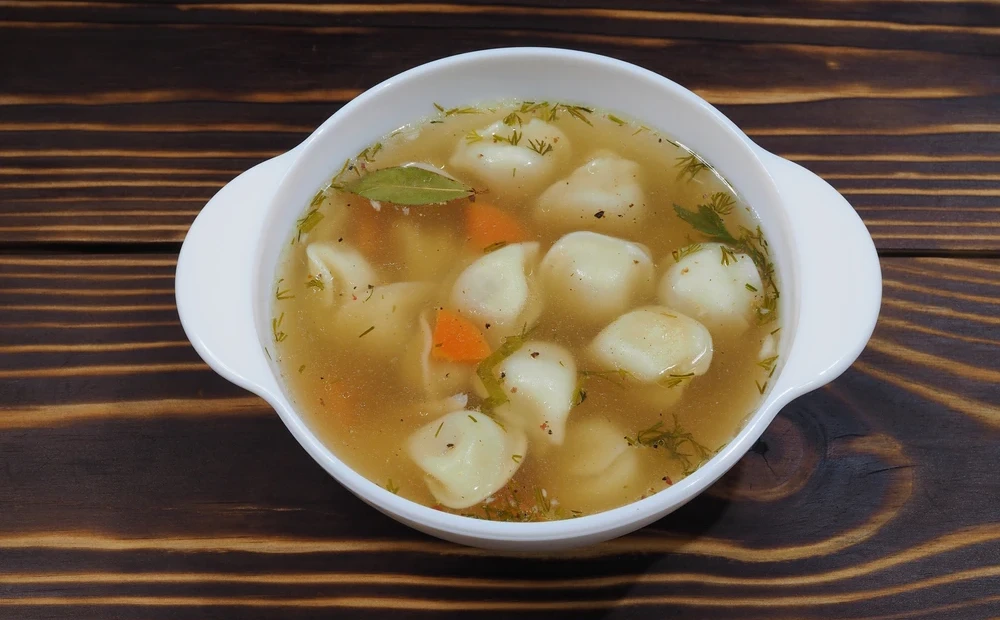 Суп с пельменями — 9 рецептов приготовления дома