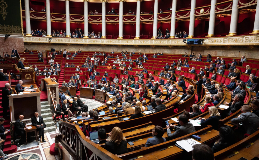 Francijas parlaments nosaka deputātiem stingrāku apģērba etiķeti