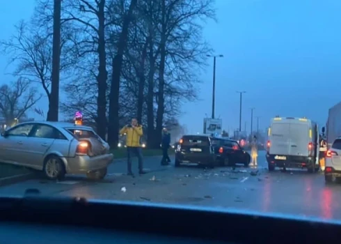 В результате ДТП  пострадали два человека, они были доставлены в медучреждение. (Фото: очевидец)