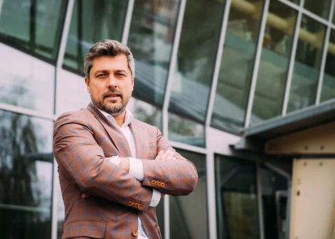 Viedās un energoefektīvās pilsētvides tehnoloģiju asociācijas valdes loceklis un SIA “Baltijas Elektro Sabiedrība” valdes priekšsēdētājs Edgars Bergholcs.