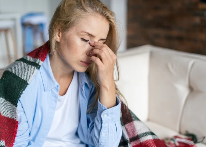 Kāpēc vecās kaites liek par sevi manīt tieši gada vēsākajā laikā?