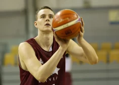 Latvijas vīriešu basketbola valstsvienības spēlētājs Anžejs Pasečņiks.