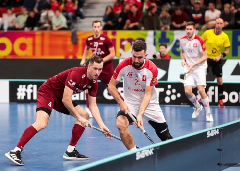 Latvijas florbolisti pasaules čempionātā ceturtdaļfinālā zaudē Šveicei