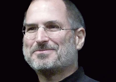 Стив Джобс основал всемирно известную американскую корпорацию Apple в 1976 году