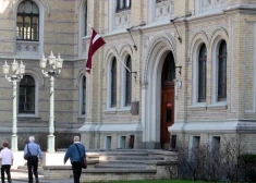 Здание Латвийского университета (Фото: LETA)