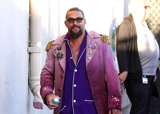 Очень горячо! Джейсон Момоа разделся в прямом эфире