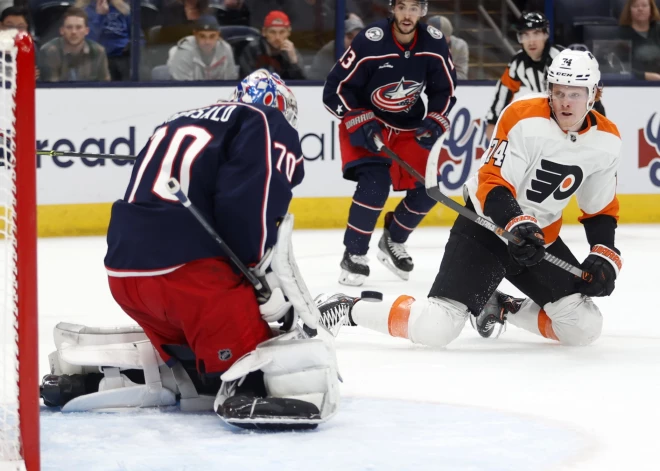 Merzļikins noskatās, kā Korpisalo aizved "Blue Jackets" līdz uzvarai; Girgensonam neveiksme Vegasā