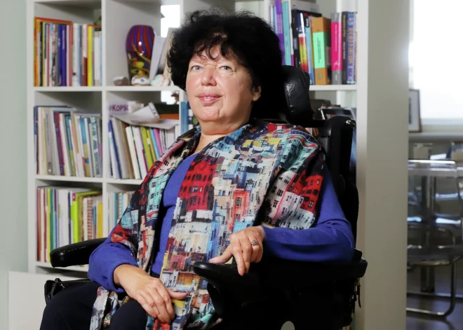 Dzīve ratiņkrēslā Guntai Ančai neliedza iegūt augstāko izglītību un izveidot karjeru, par kādu daudzi var tikai sapņot