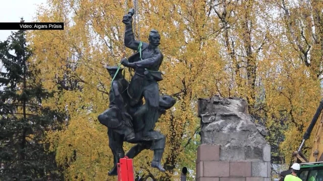 Памятник "Защитникам Лиепаи 1941 года" демонтировали в конце октября