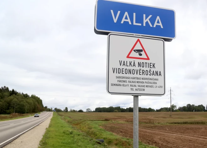 Valkā protestē pret ielas nosaukuma maiņu